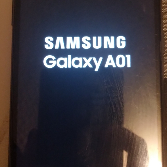 Tracfone Samsung galaxy a01 - Picture 2 of 4